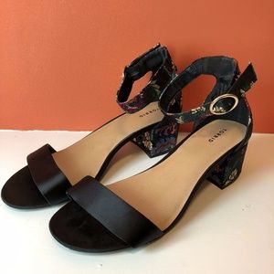TORRID Womens Size 11W Block Heel Asian Black